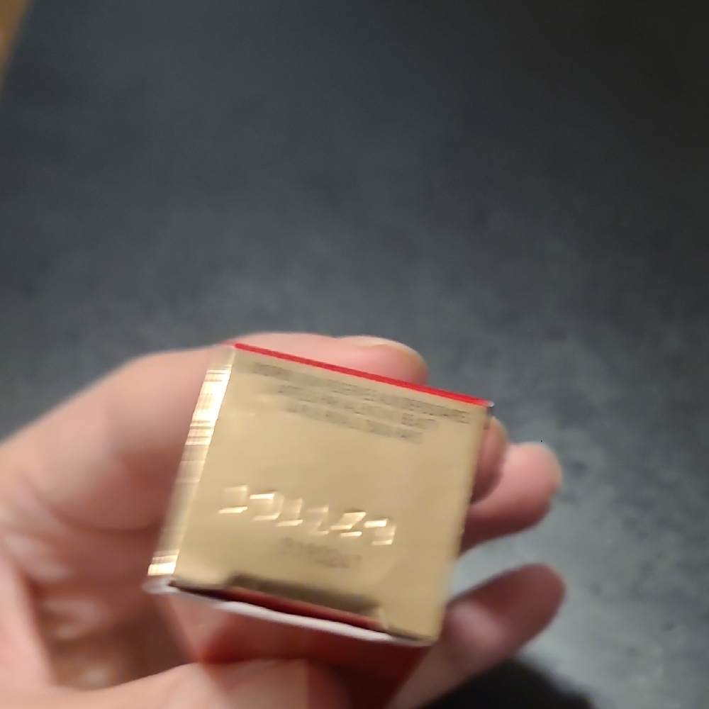 Rosso Valentino Lipstick - Satin 400R Roma Fab - Picture 4 of 6